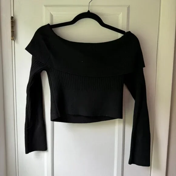 off the shoulder long sleeve top - Picture 3 of 3